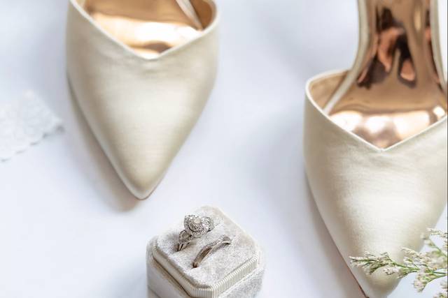 Bridal accessories