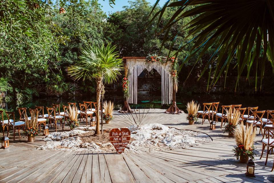 Saandos Carocal Cenote wedding