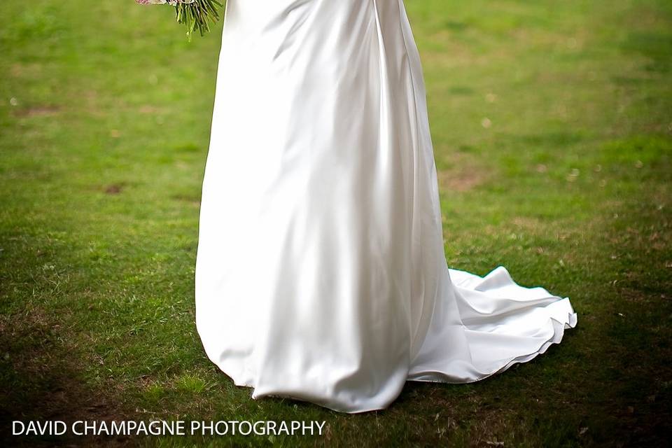 Bride and bouquet - David Champagne Photography