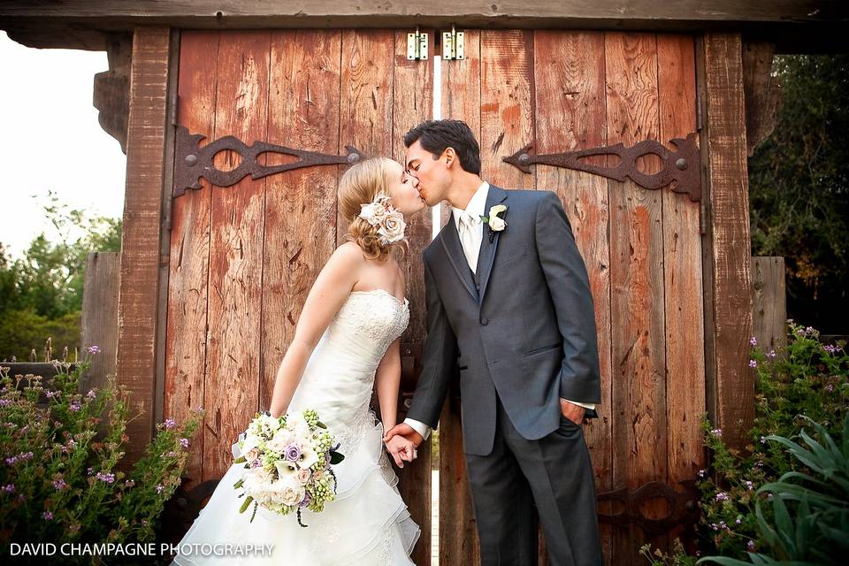A wedded kiss - David Champagne Photography