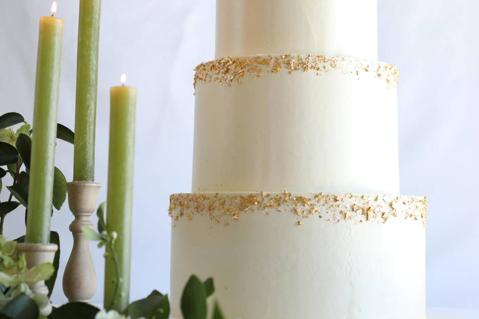 Luxury buttercream/Gold Flakes