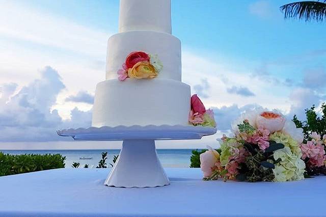 Classic white cake with flower