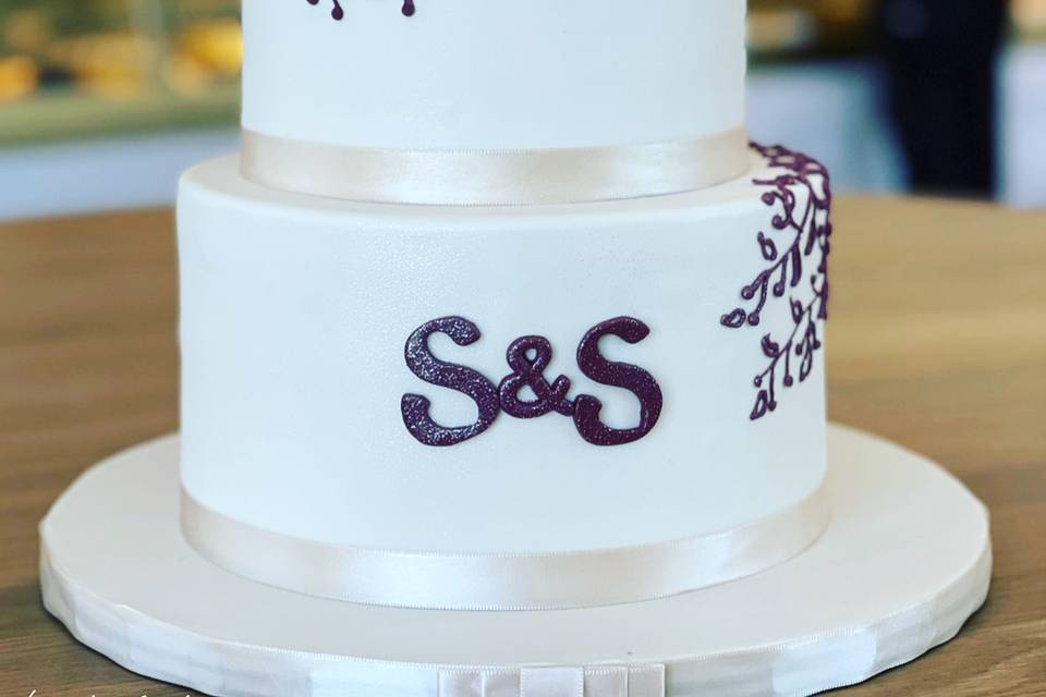 Minimal Patterned Wedding Cake