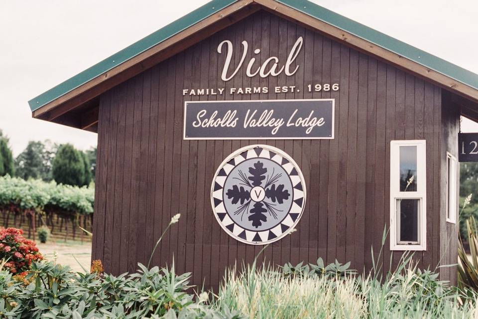 Scholls Valley Lodge