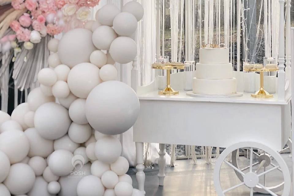 Candy cart with balloon arch