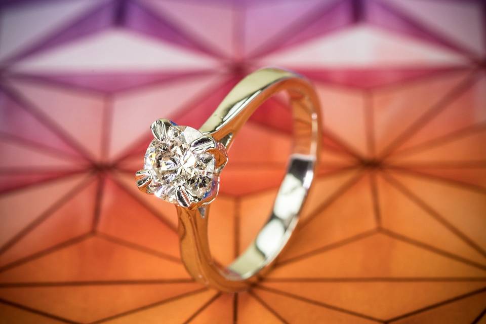 Solitaire diamond engagement ring