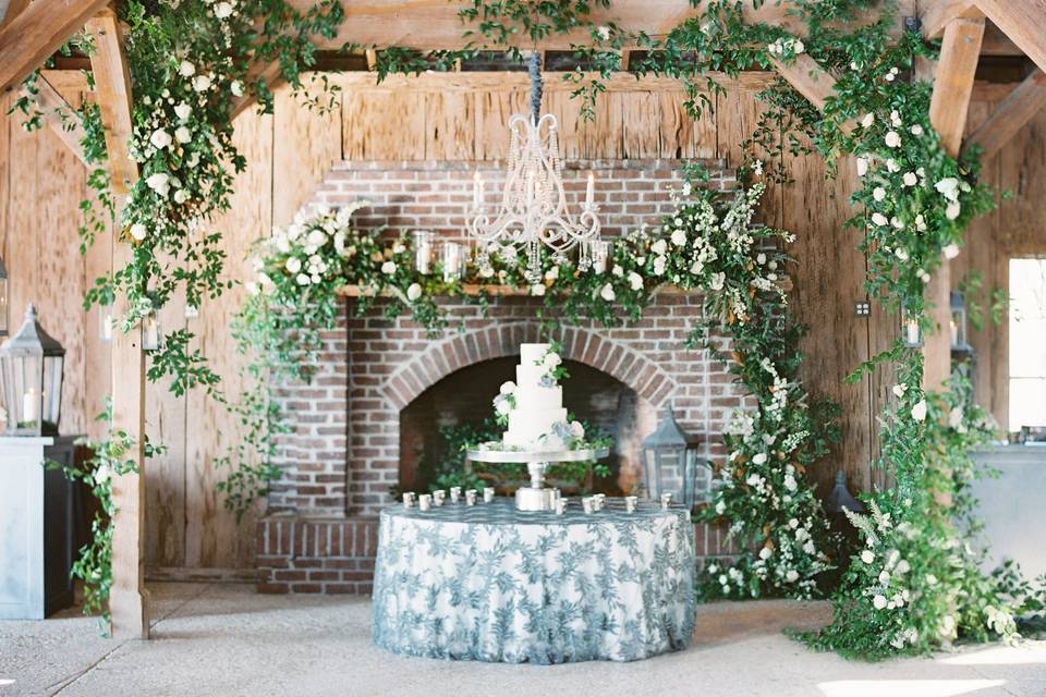 Airy Blush and White Wedding at Boone Hall Plantation — A Lowcountry Wedding  Blog & Magazine - Charleston, Savannah, Hilton Head, Myrtle Beach