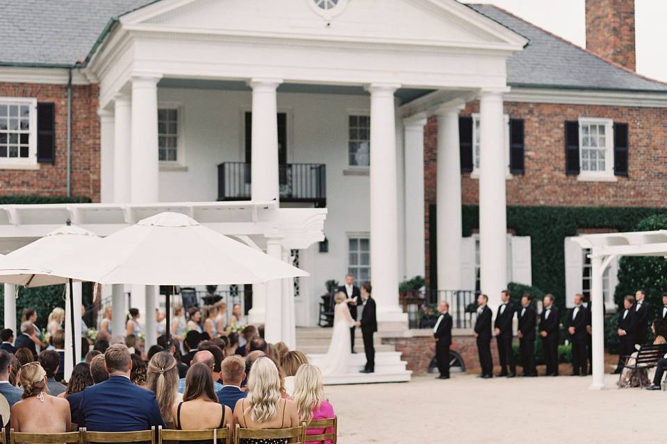 Airy Blush and White Wedding at Boone Hall Plantation — A Lowcountry Wedding  Blog & Magazine - Charleston, Savannah, Hilton Head, Myrtle Beach