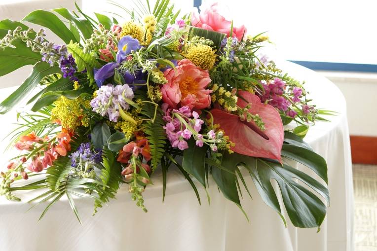 Tropical Sweetheart Table