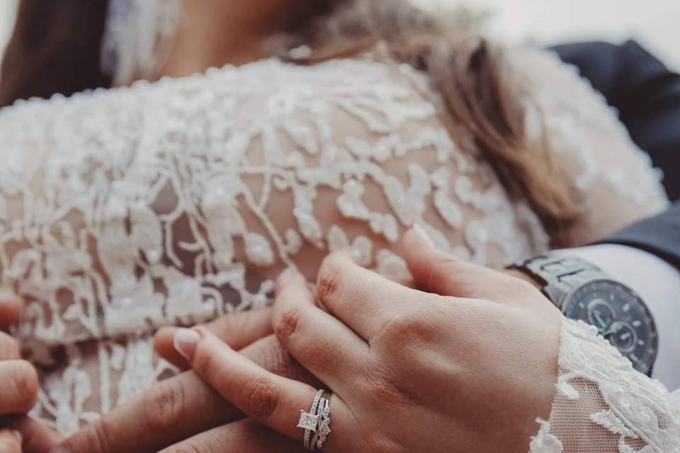 Rings and lace details