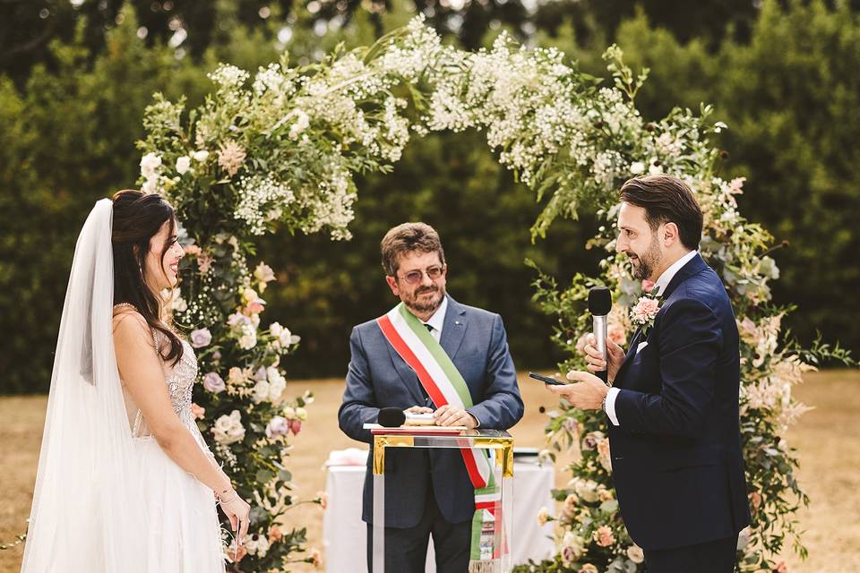 Civil wedding in Tuscan Villa