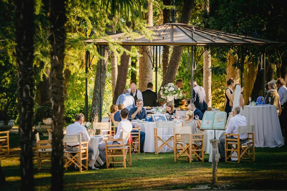 Aperitif in the park