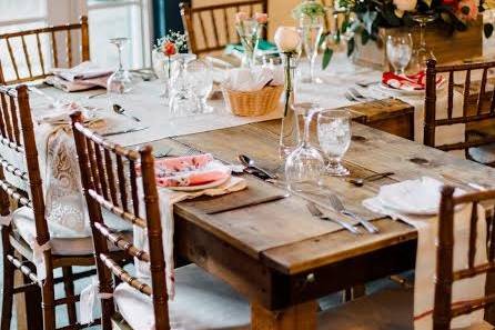 Table setting and decor