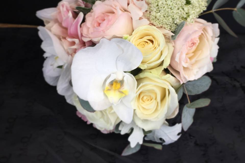 Flower arrangement