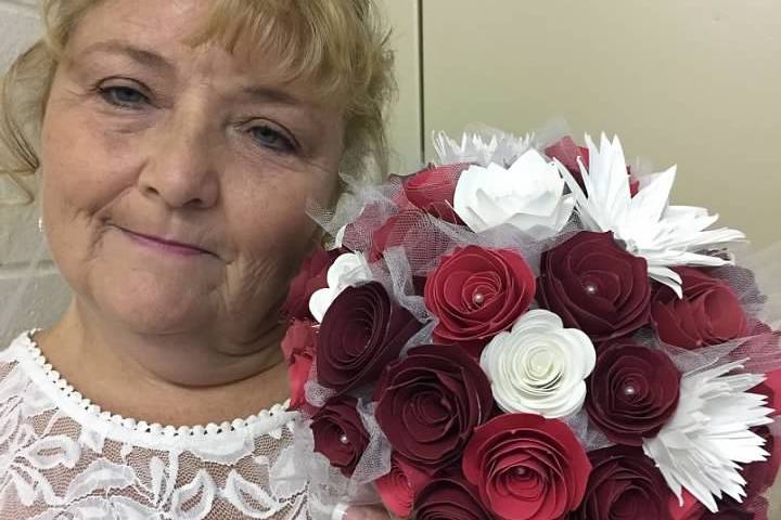 Bride with keepsake bouquet