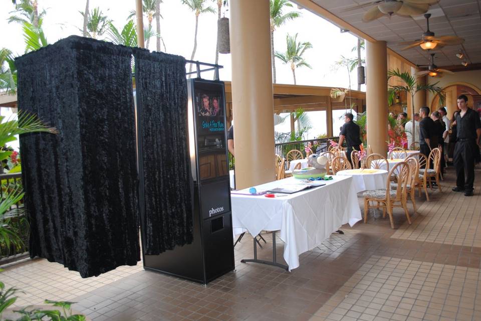 Strike A Pose Maui, PHOTO BOOTH RENTALS