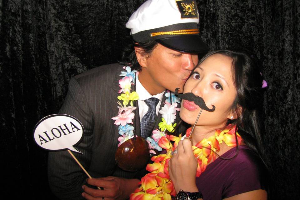 Strike A Pose Maui, PHOTO BOOTH RENTALS