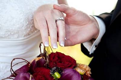 photography wedding fall bouquet ring