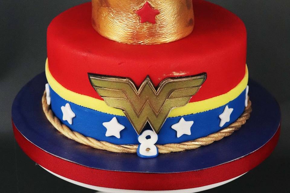 Wonder Woman cake