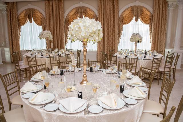 Table settings and tall centerpieces