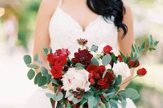 Peonies and Lace Weddings
