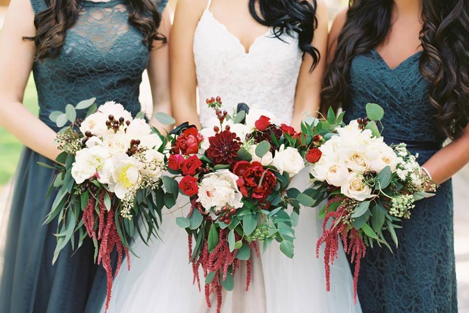 Peonies and Lace Weddings