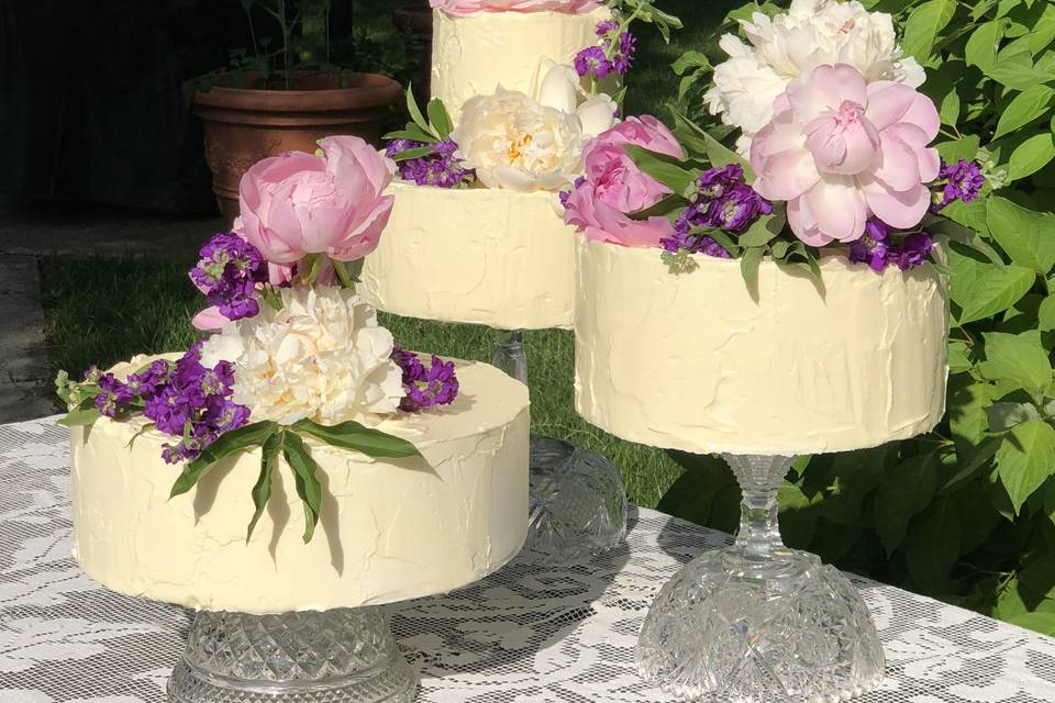 Wedding cakes with flowers