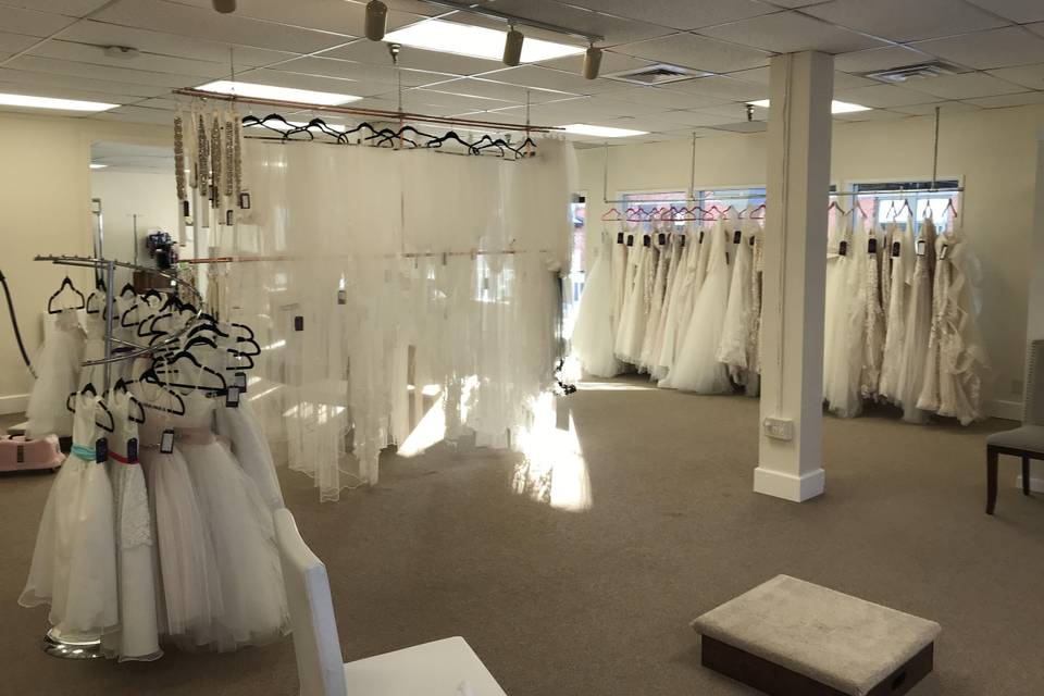 Veil display in the store