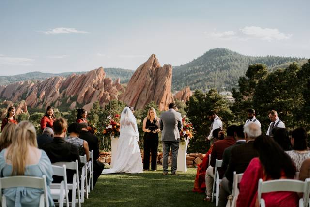 Rev. Kelly Robbins Wedding Officiant