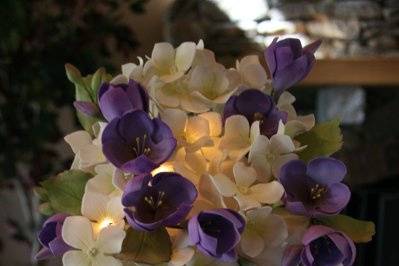 Sugar freesia and hydrangea, with fairy lights.