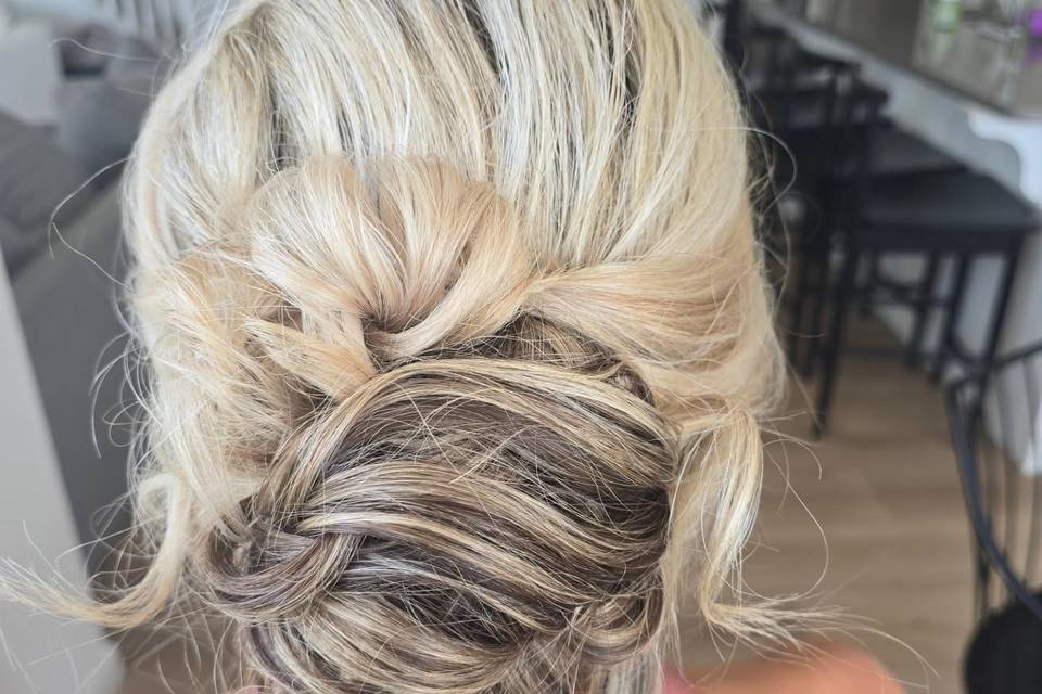 Low bun texture