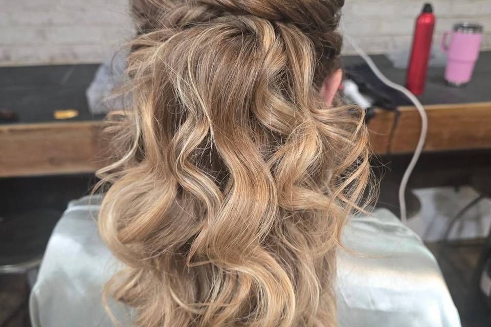 Bridal pony