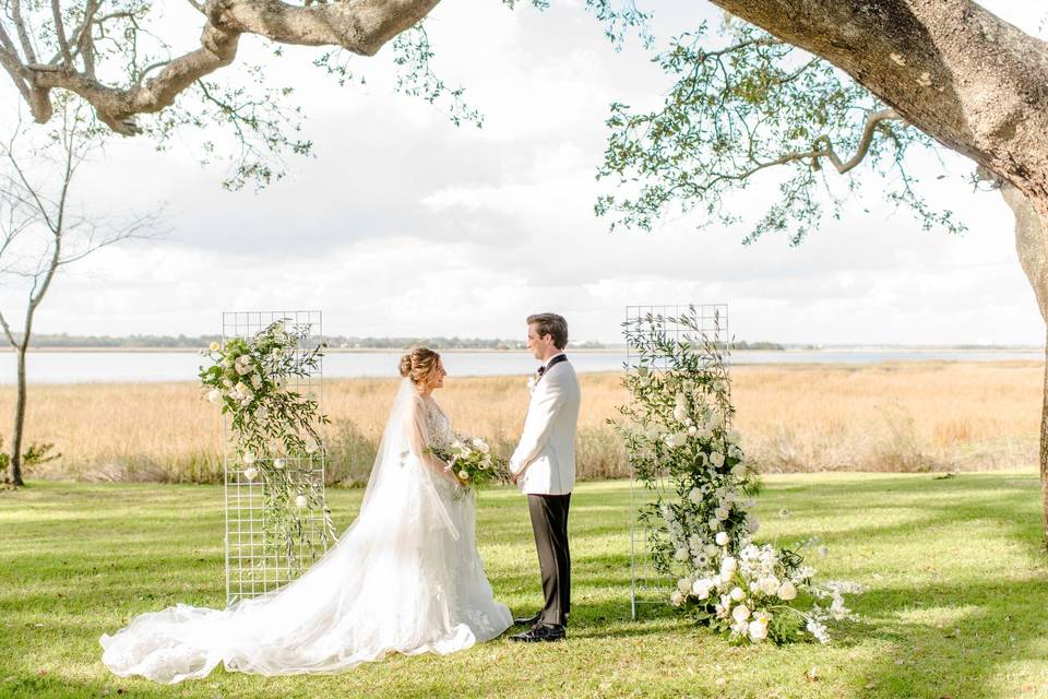 Gorgeous outdoor ceremony site