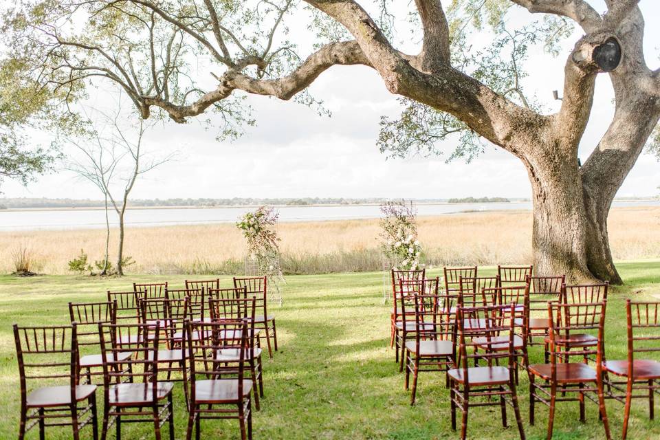 Gorgeous outdoor ceremony site