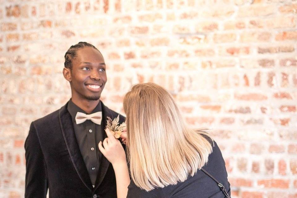 Kate pinning boutonnière