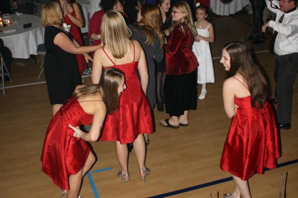 Bridesmaids cutting the rug