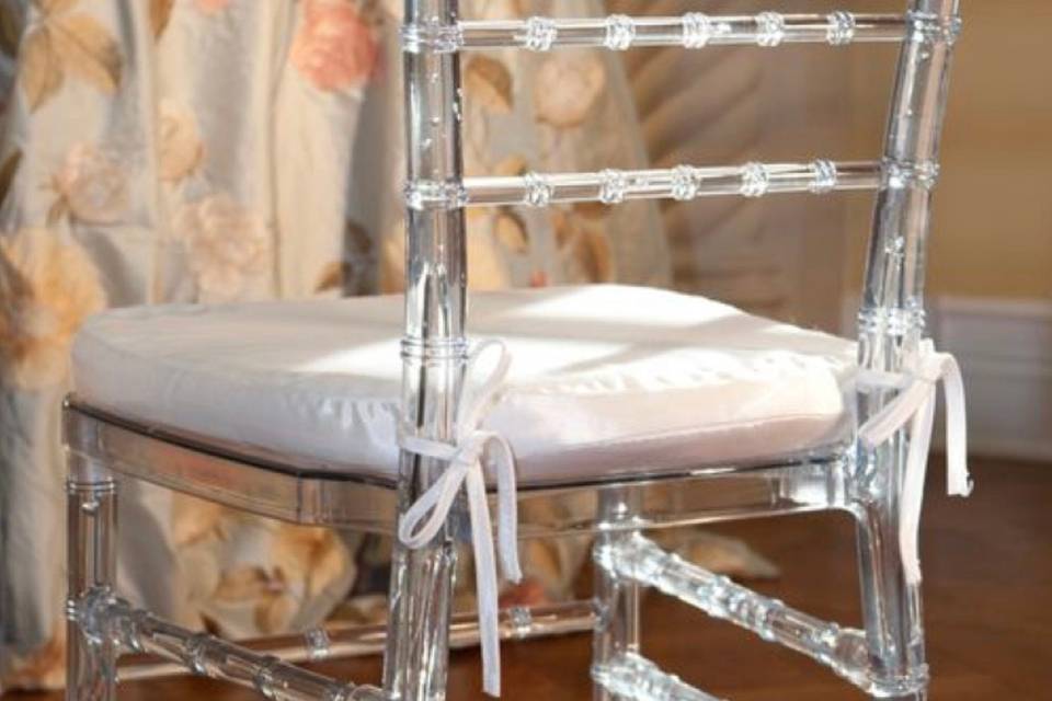 Clear acrylic chiavari