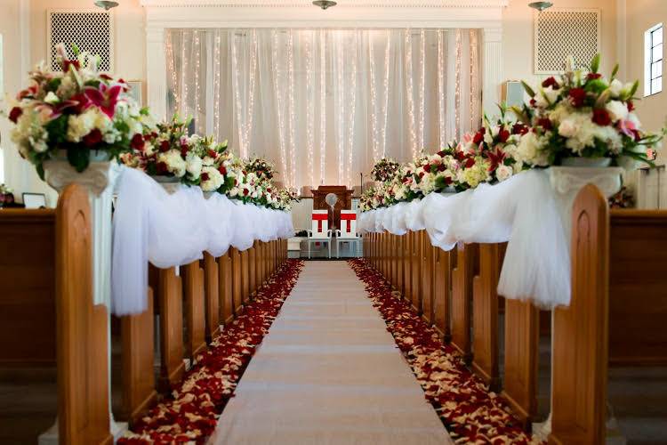 Indoor wedding aisle