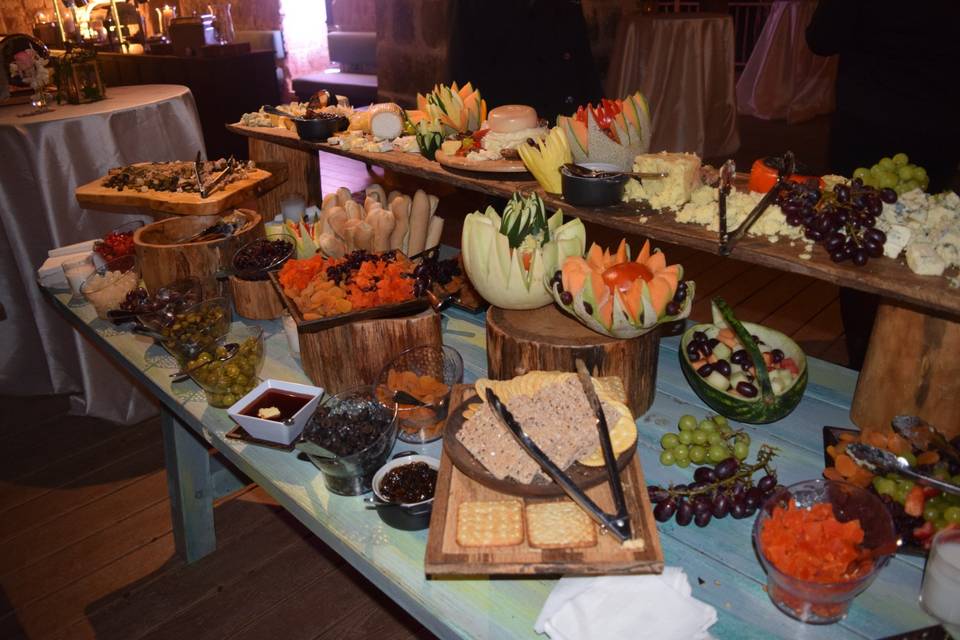 Fruits & Cheese Table