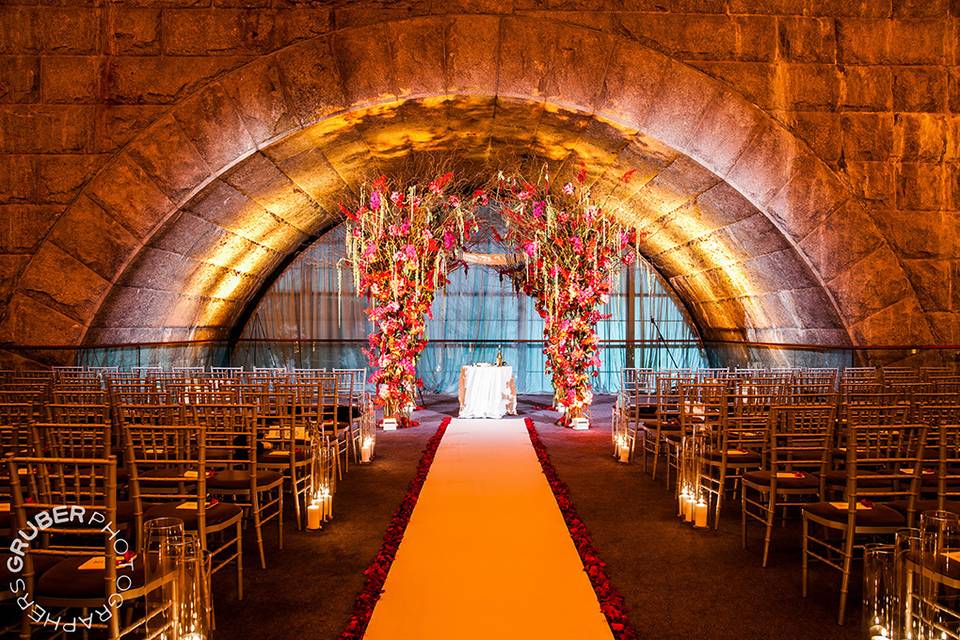 Floral arch decor