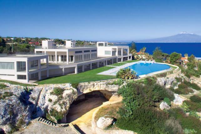 Stunning villa on a cliff