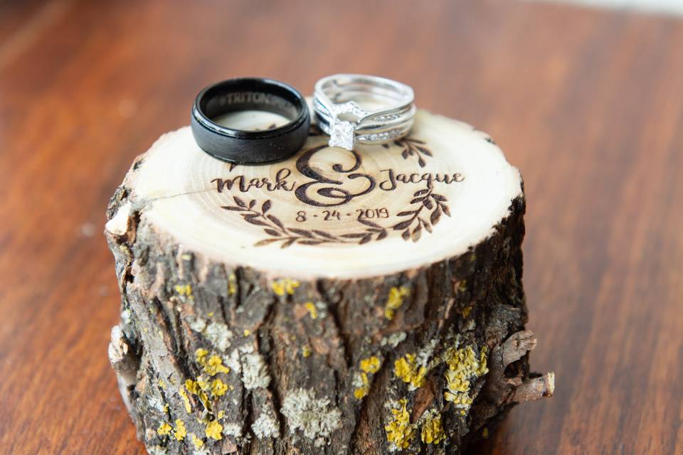 Rustic ring stand - Capture Thee Moments Photography