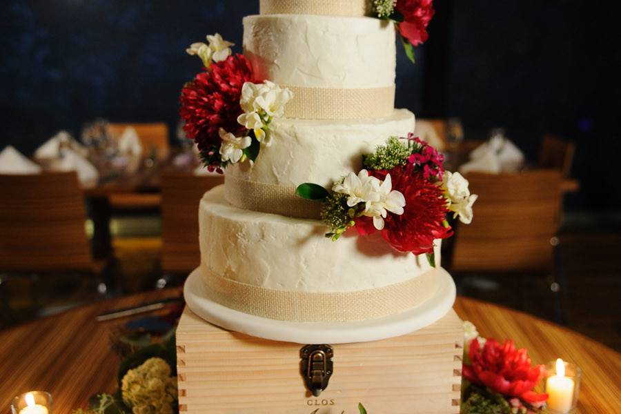 4 tier wedding cake