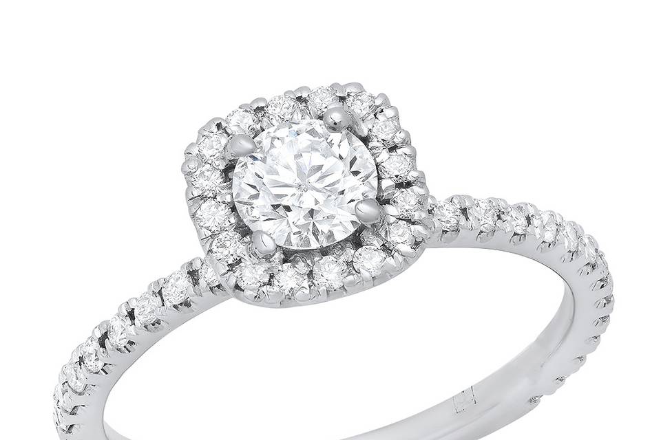 Cushion cut diamond ring