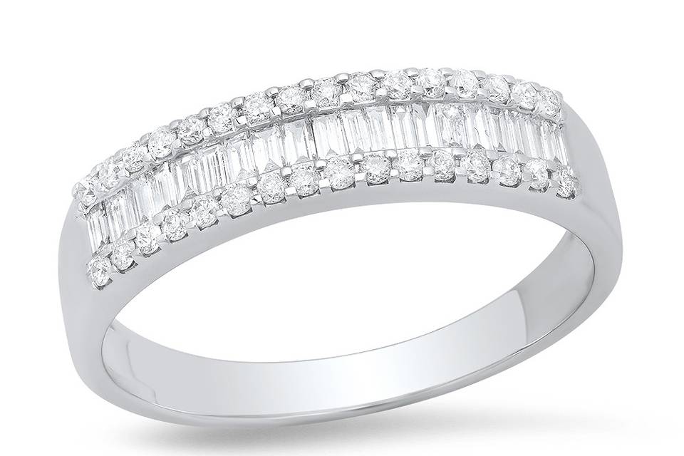 Baguette & round diamond band