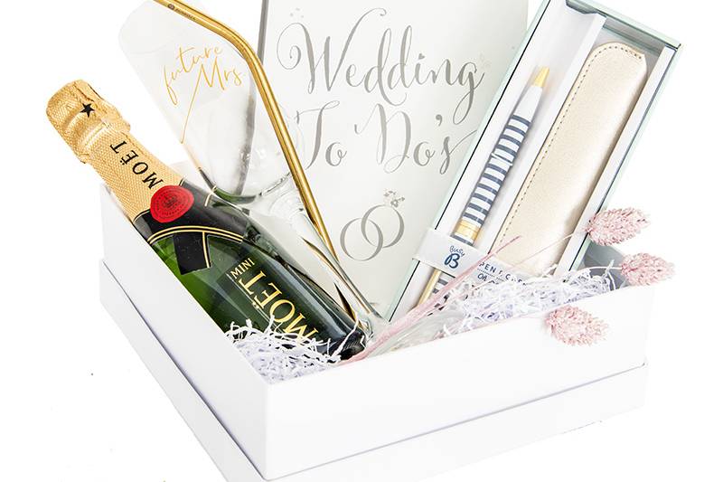 Mini Moet  Moet chandon champagne, Groomsmen proposal, Bridesmaid box
