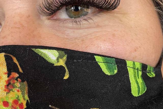 Dramatic lashes
