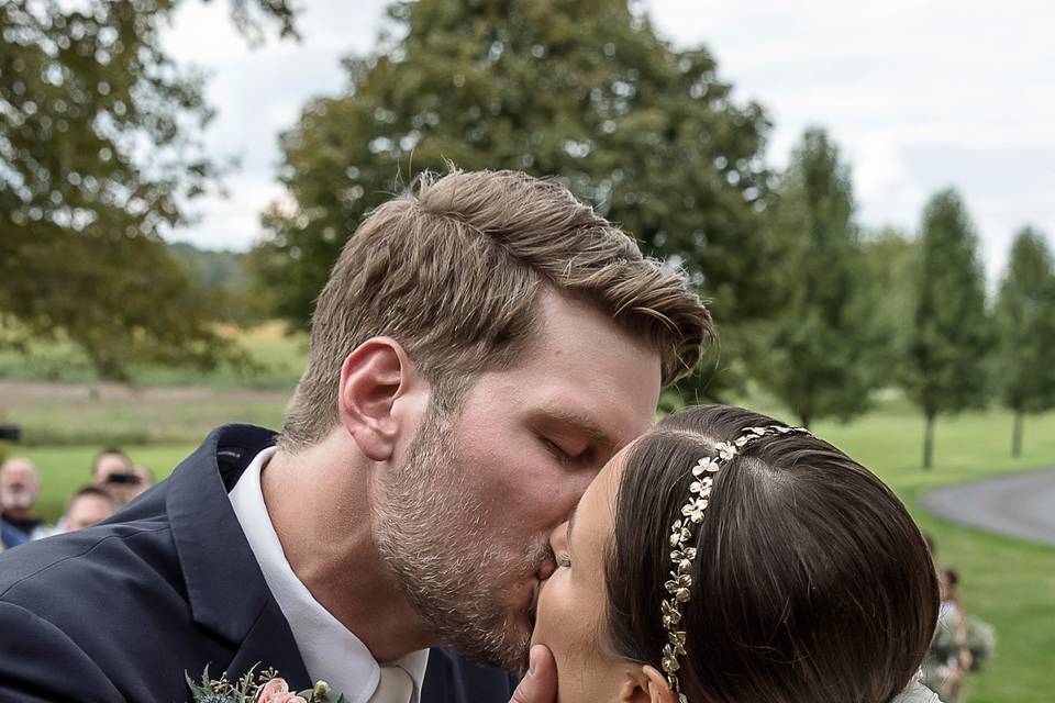 Ceremony: The kiss