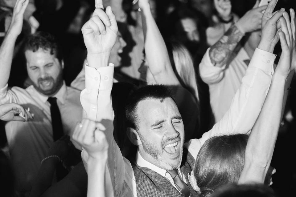 Did your guests have fun? packed dance floor...  (Steve Torres Photography)