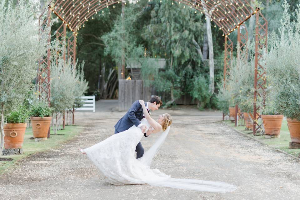 Sweeping her off her feet  at Calamigos Ranch (Anya Kernes Photography)